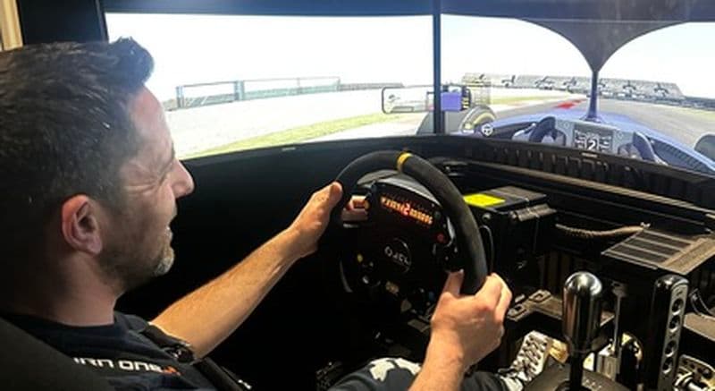 Simulateur de pilotage automobile au Mans