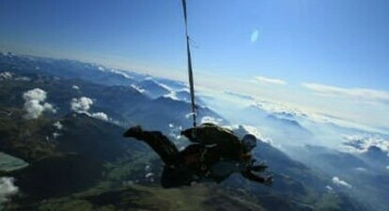 Saut en parachute près de Courchevel