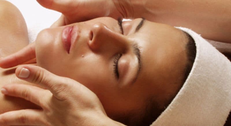 Soin Signature Anti-âge Stretching Cellulaire + Acupression du Cuir Chevelu à Beaugency