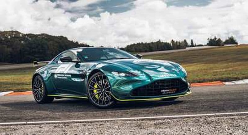 Pilotage en Aston Martin V8 Vantage - Circuit d'Issoire