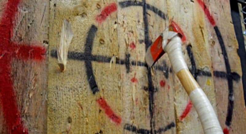 Lancer de Hache à Barrême près de Digne-les-Bains