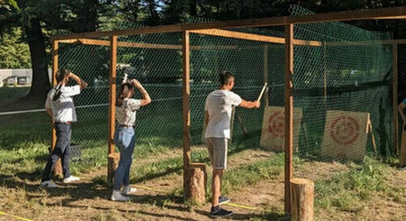 Lancer de hache à la Base de l'étang de la Vallée