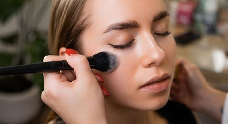 Maquillage à Toulouse proche du Métro Capitole