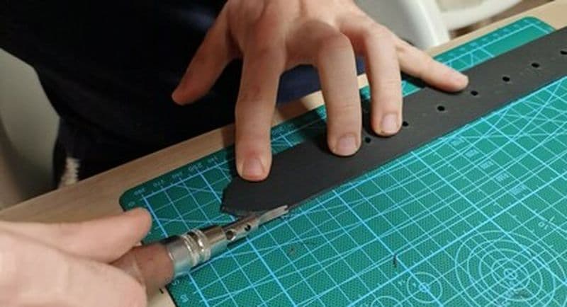 Atelier de Maroquinerie pour réaliser votre ceinture à Domancy