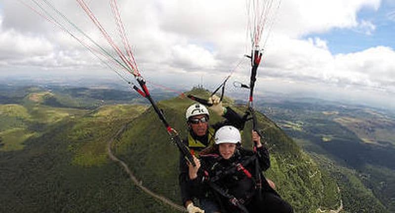 Baptême de l'air en parapente au Puy-de-Dôme