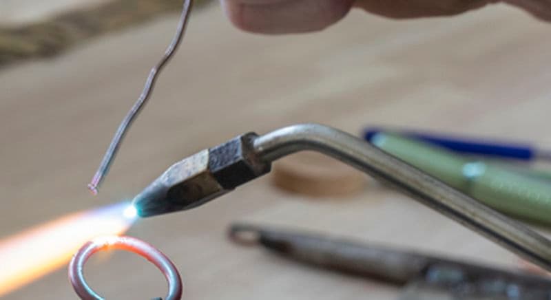 Atelier et création de bijoux en cuivre à Nevez près de Concarneau