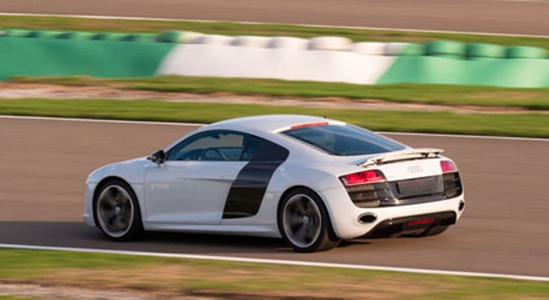 Pilotage d'une Audi R8 V10 - Circuit de Folembray