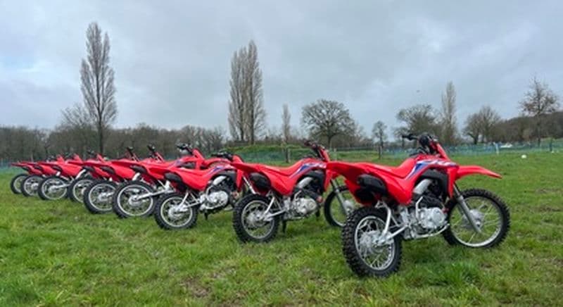 Initiation au pilotage de moto cross près de Dinan