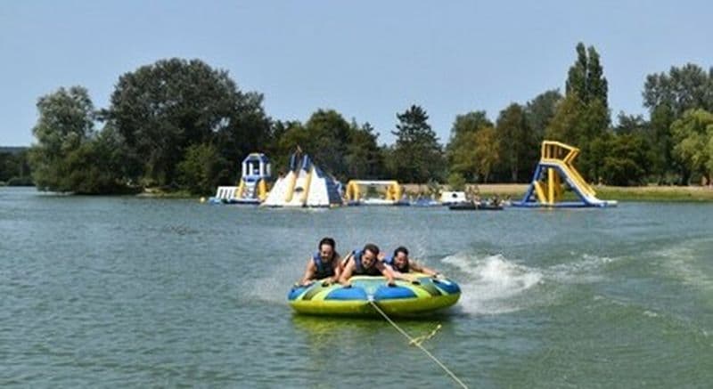 Bouée tractée près de Deauville