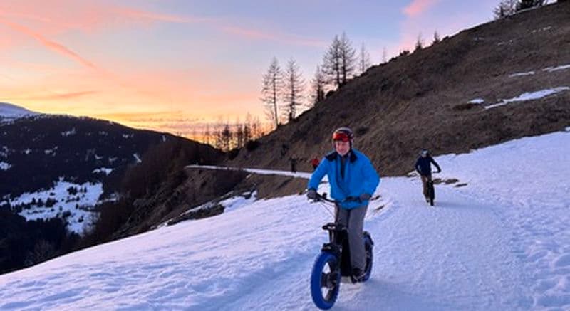 Trottinette électrique sur neige à Vallandry près de La Plagne