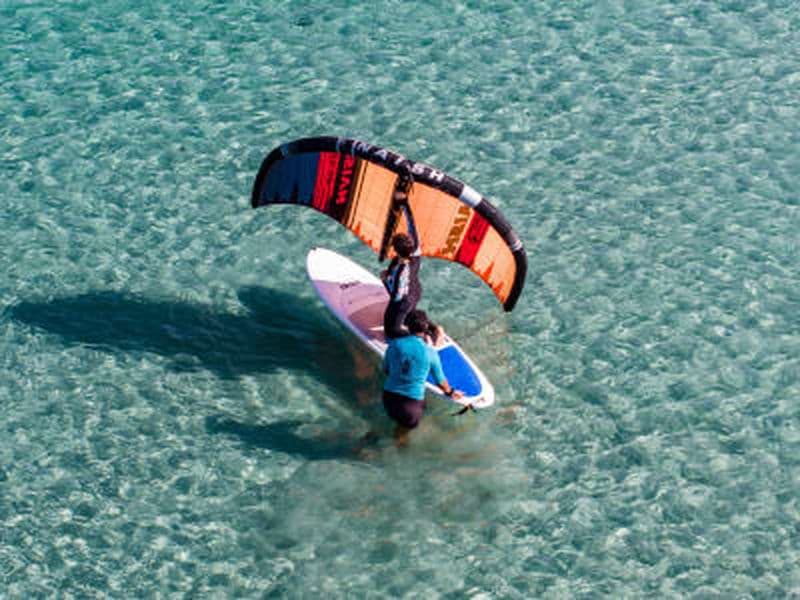 Cours d'initiation Wing foil dans la baie de Mellieha, Malte