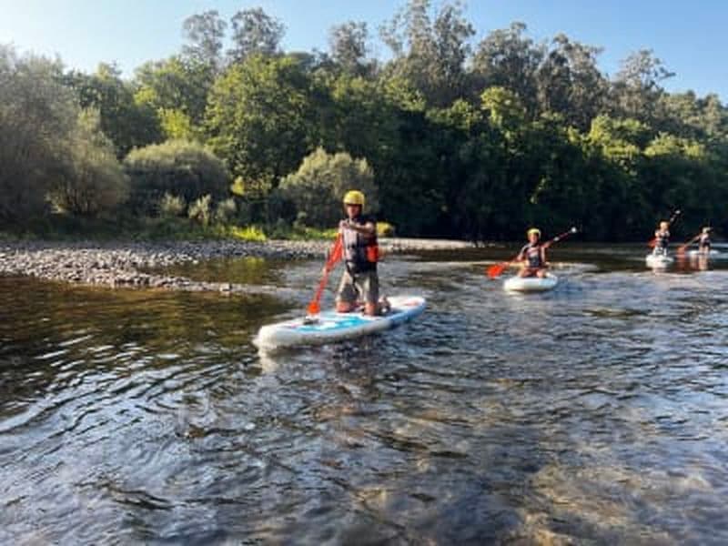 Excursion en stand-up paddle sur la rivière Lima près de Viana do Castelo