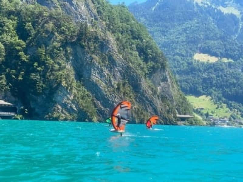 Cours de base Wingfoil sur le lac des Quatre-Cantons, près de Lucerne