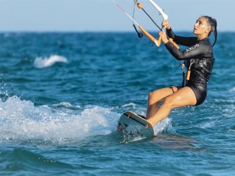 Cours de kitesurf IKO à Softades près de Larnaca
