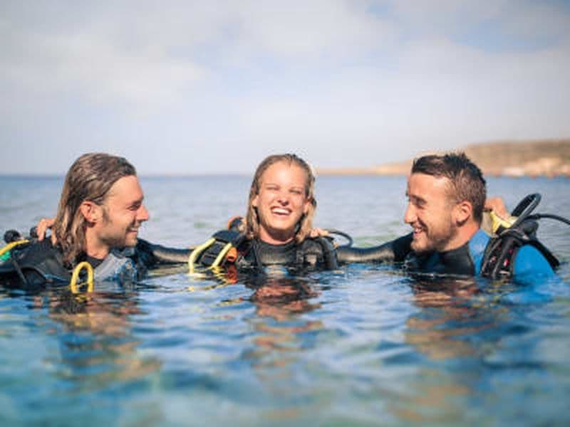 SSI Discover Scuba Diving à Exiles Bay à Sliema, Malte