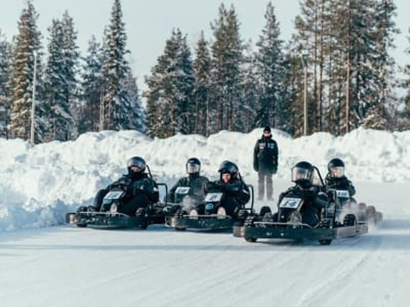 Excursion privée de karting sur glace à partir de Levi
