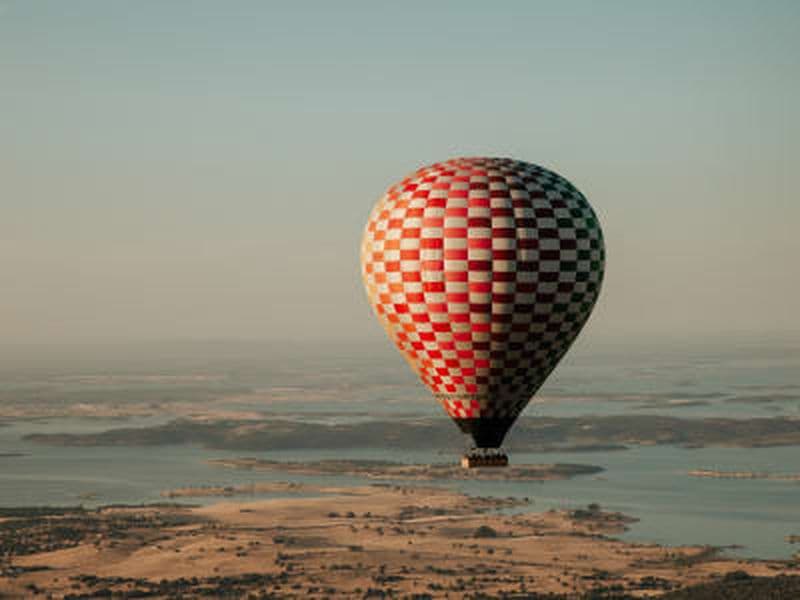 Vol en montgolfière près du lac de l’Alqueva depuis Monsaraz avec champagne