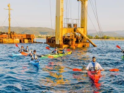 Billet Excursion en kayak de mer au coucher du soleil pour découvrir une épave, des mines de métaux et la spéléologie de Ravdoucha dans la baie de Kissamos