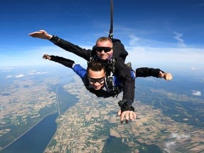 Saut en parachute tandem au-dessus de Zagreb depuis 3000 m (10.000 ft)