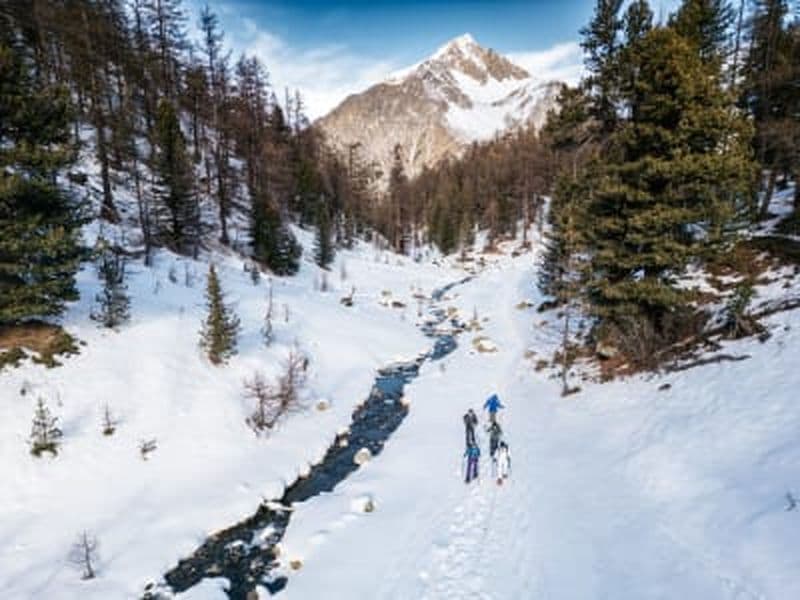 Découverte de la randonnée en raquettes à Bousson près de Turin