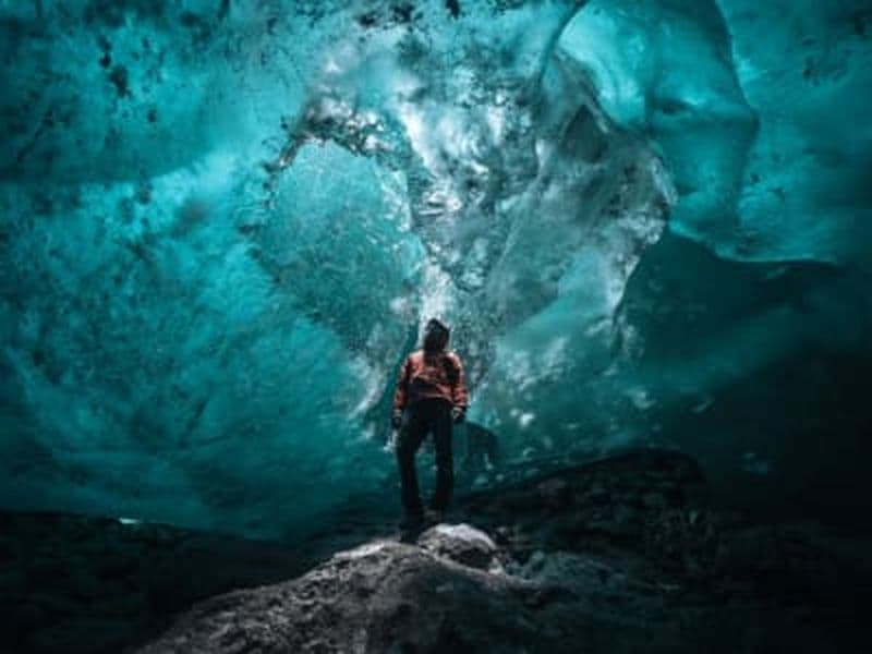 Randonnée glaciaire et spéléologie au départ de Kulusuk