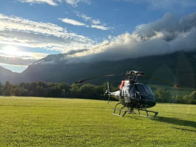 Excursion privée en hélicoptère et déjeuner dans les Alpes orientales au départ de Salzbourg