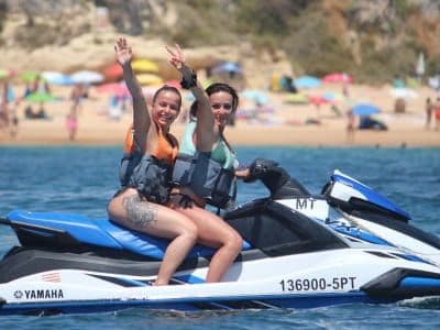 Location de jet ski depuis la plage d'Armação de Pêra, Algarve