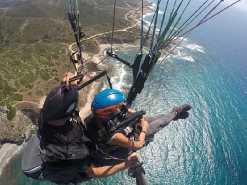 Vol en parapente en tandem au-dessus du Golfo dell'Asinara, Sardaigne