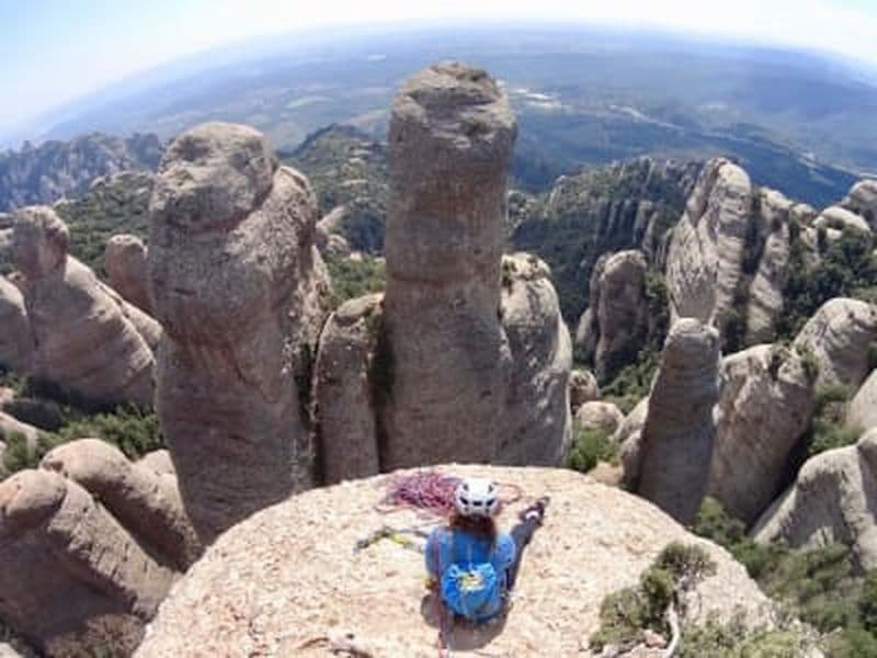 Initiation à l'escalade en groupe à Montserrat, près de Barcelone