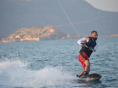 Session de wakeboard en bateau à Elounda, Crète