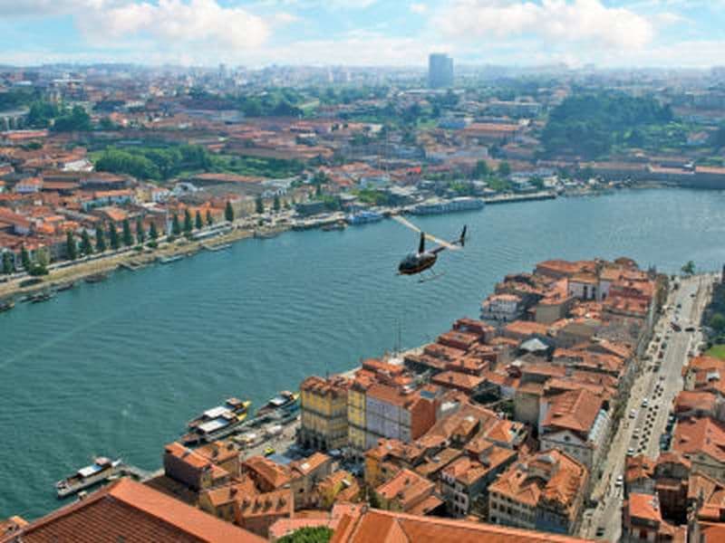 Vol en hélicoptère au dessus de Porto