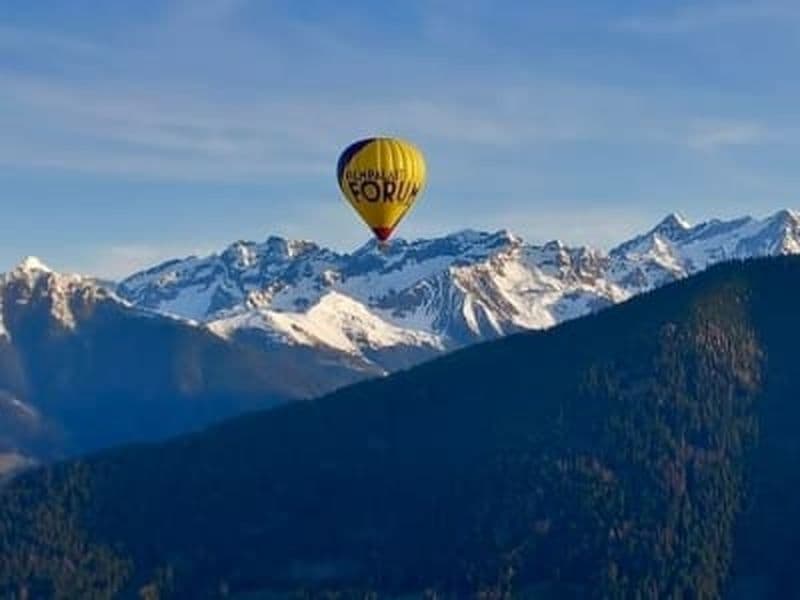 Vol en montgolfière au-dessus de la Val Pusteria, entre Brunico et Dobbiaco