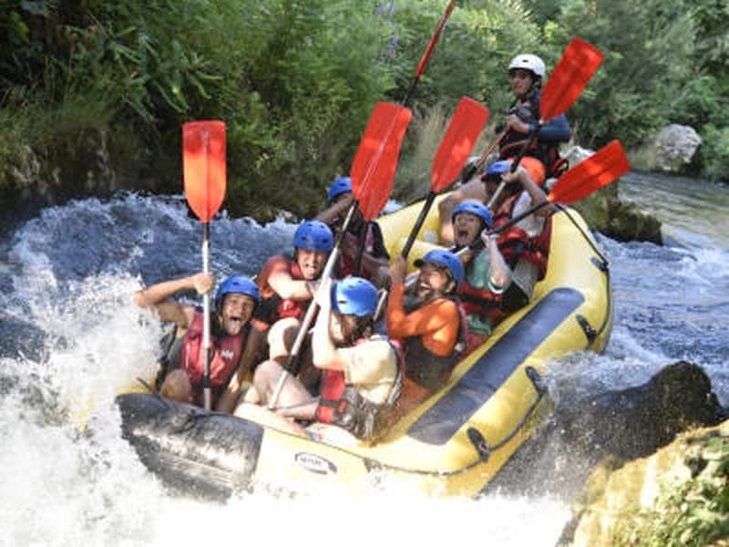 Billet Excursion de rafting sur la rivière Cetina près d'Omiš avec sauts de falaise