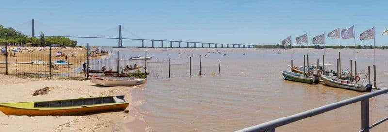 Balade en bateau à moteur sur le fleuve Paraná