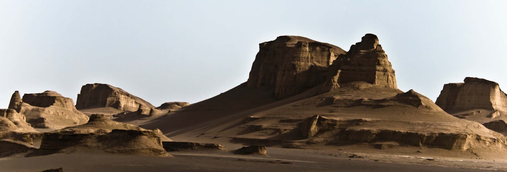 Safari privé dans le désert à la découverte des kalouts de Shahdad