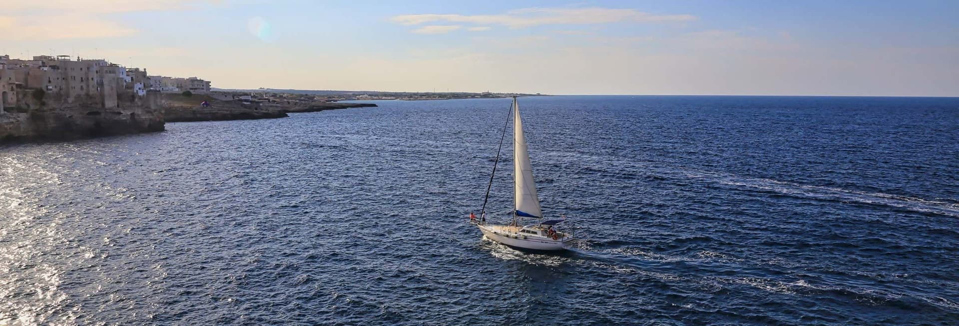 Balade en voilier à Polignano a Mare