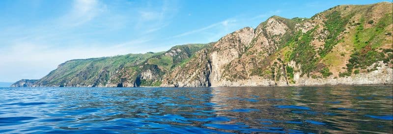 Balade en bateau le long de la Costa Viola