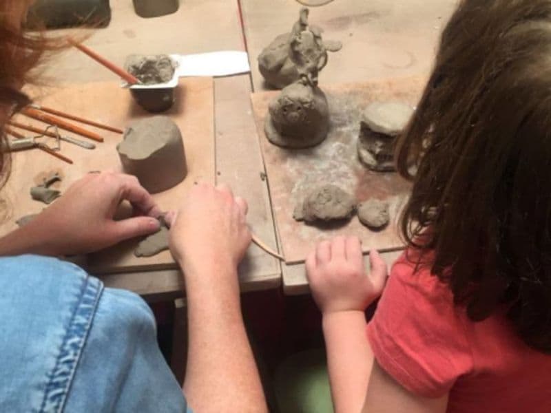 Atelier poterie en famille à Paris 9ème