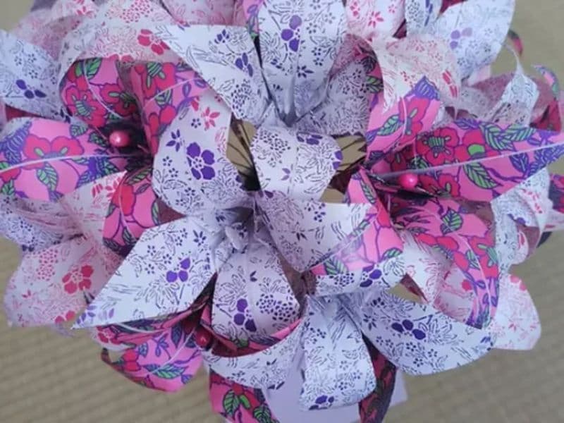 Atelier création de bouquet de fleurs en origami à Metz (57)