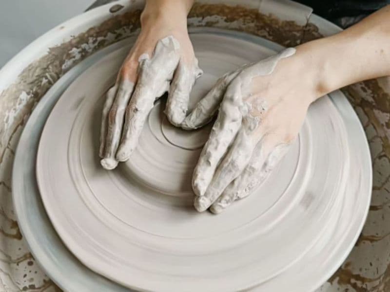 Atelier peinture sur céramique à Montpellier (34)