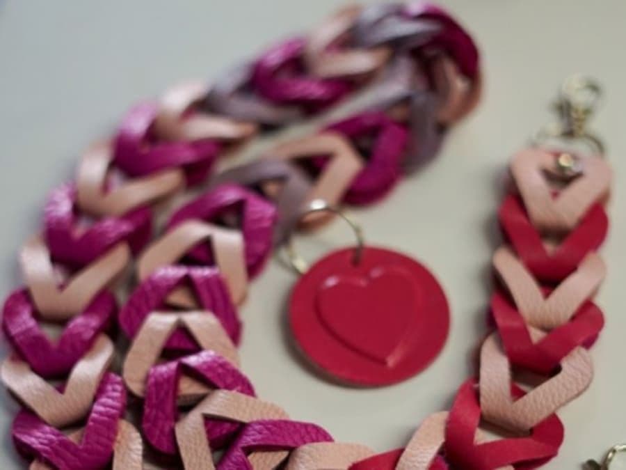 Atelier fabrication d'une bandoulière de sac en cuir à Saran(45)