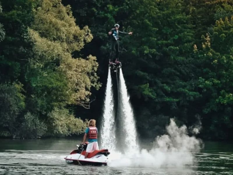 Flyboard à Saint-Piat (28)