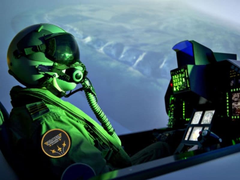 Simulateur de pilotage d'avion de chasse F-35 à Lille (59)