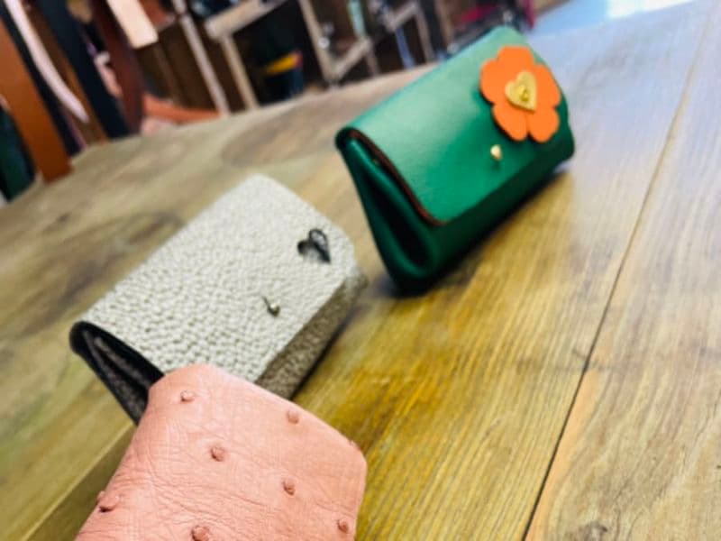 Atelier fabrication d'un porte-monnaie en cuir à Saran (45)