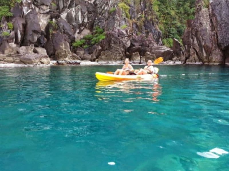 Location de canoë kayak à Bouillante excursion réserve Cousteau