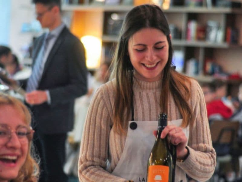 Atelier dégustation de vins avec planches à domicile à Paris