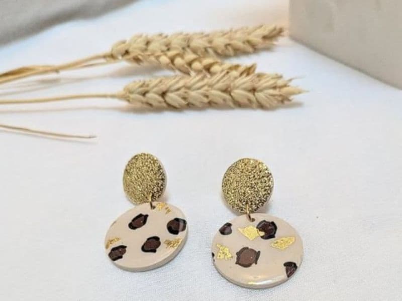 Atelier création de bijoux en pâte polymère à Orgères (35)