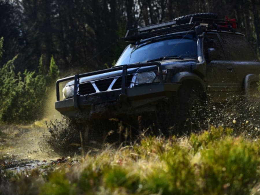 Initiation à la conduite d'un 4x4 en off road près de Paris