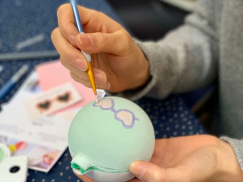 Atelier peinture sur céramique & goûter à Paris 17ème