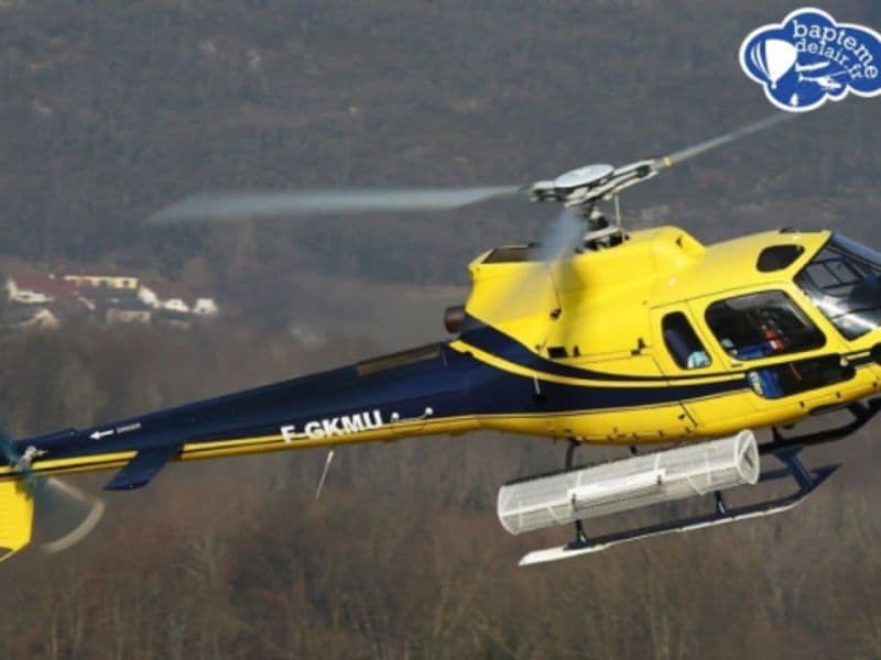 Vol en hélicoptère au-dessus du Balcon du Canigou